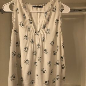 Abercrombie& Fitch white contemporary casual tank top